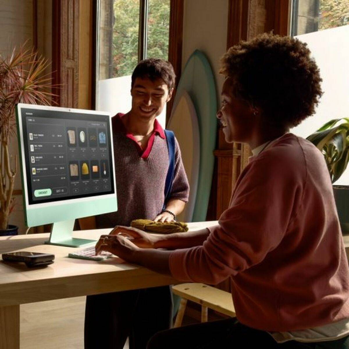 All in One Apple MWV33Y/A 24" 16 GB RAM 512 GB SSD M4