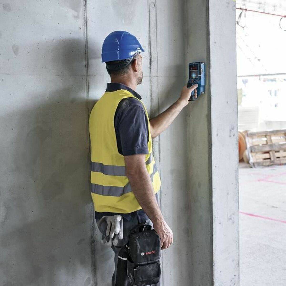 Detector de Entramados BOSCH D-Tech wall detector 200 C
