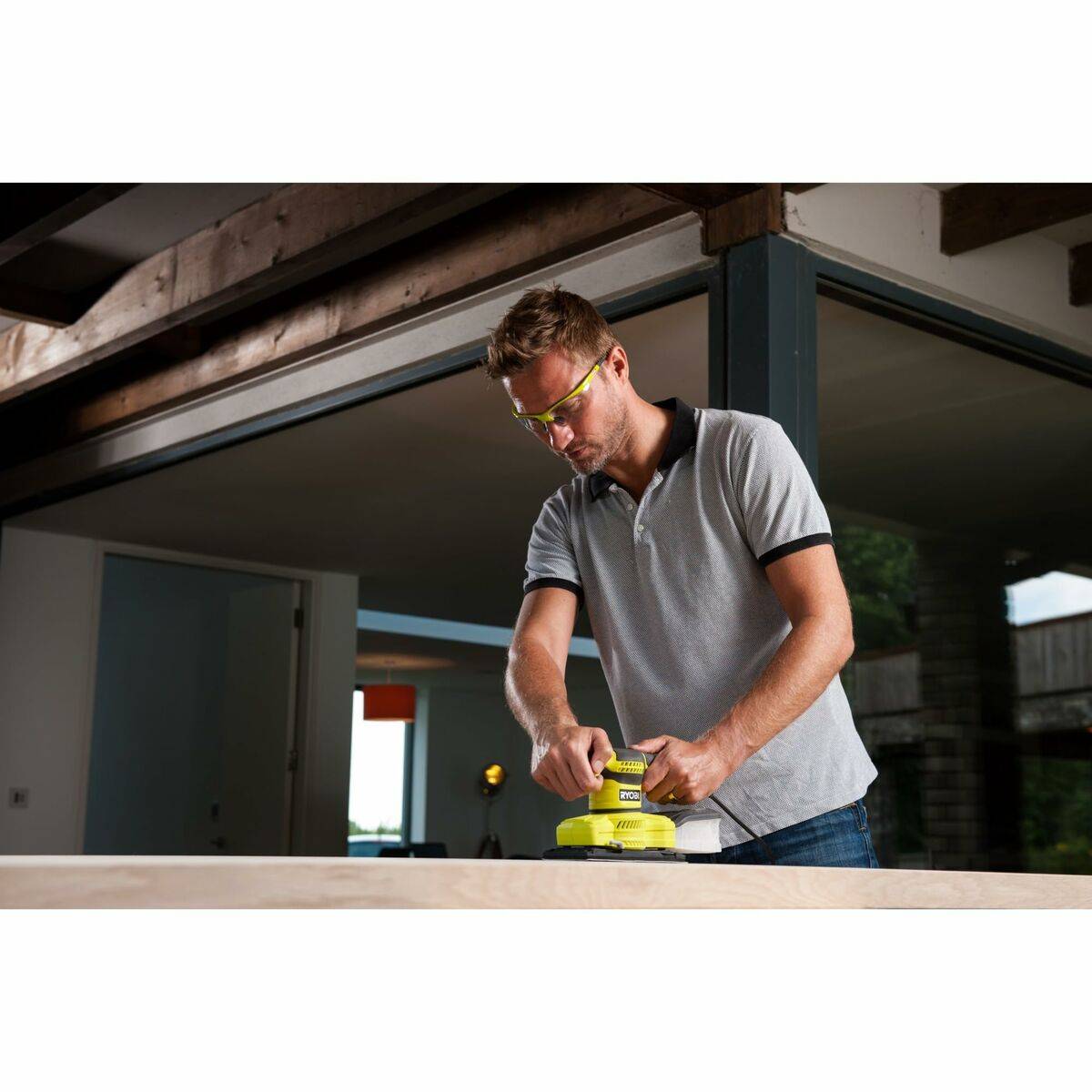 Lijadora orbital Ryobi 200 W