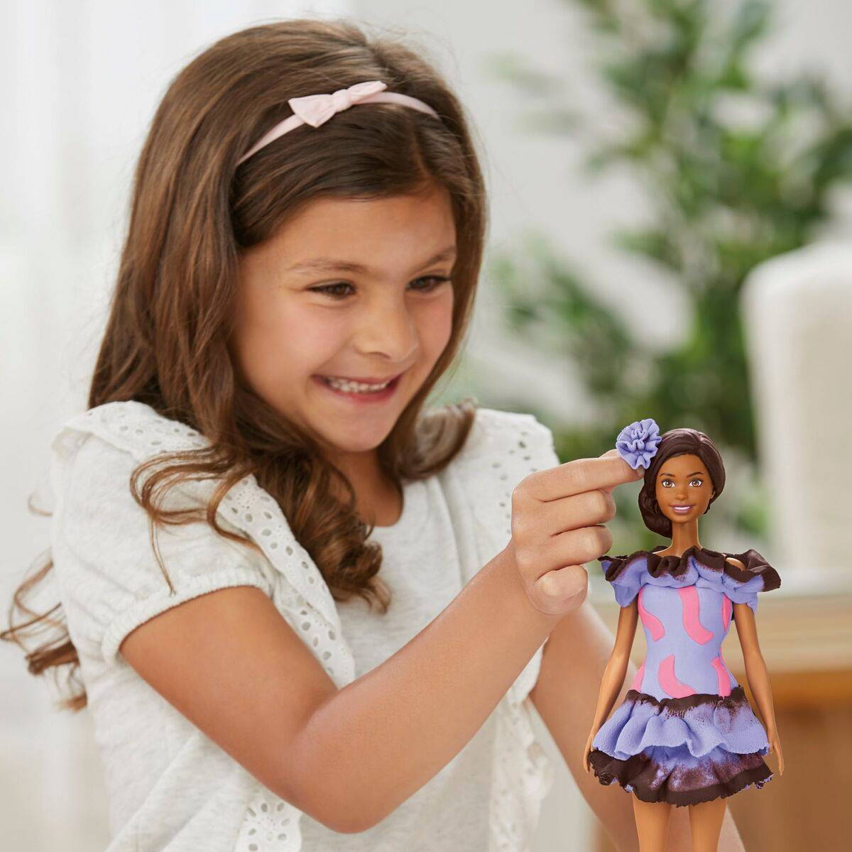 Juego de Plastilina Play-Doh Barbie Fashionista Ruffles Multicolor 730 g