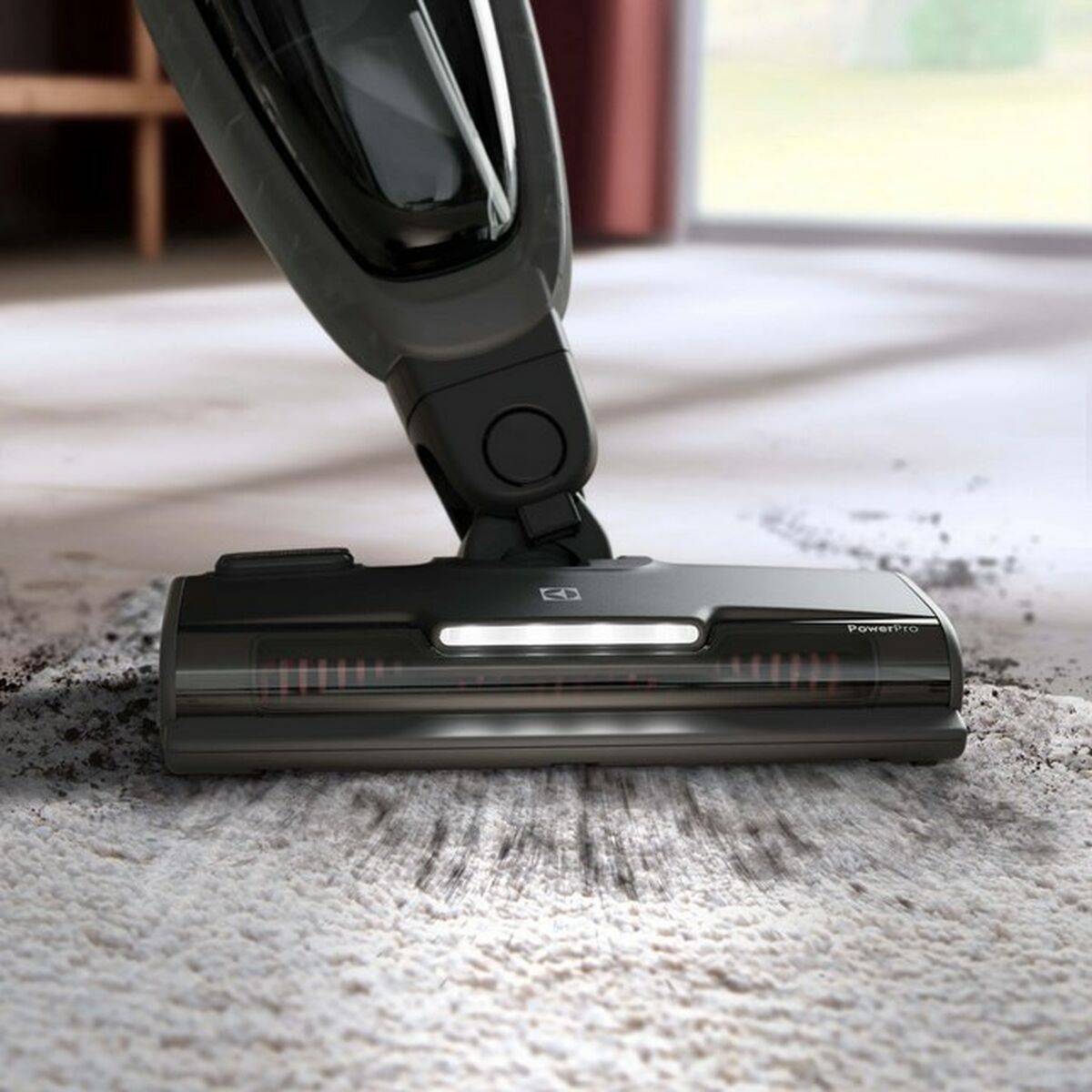 Aspirador Escoba Electrolux ES52CB18SH