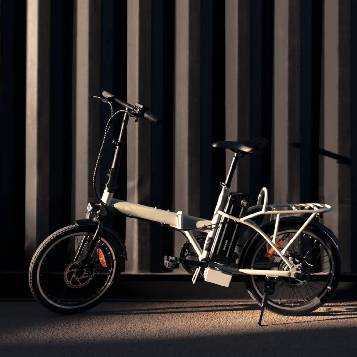 Bicicleta Eléctrica Cecotec Flexy 250 W 20" Blanco 7500 mAh
