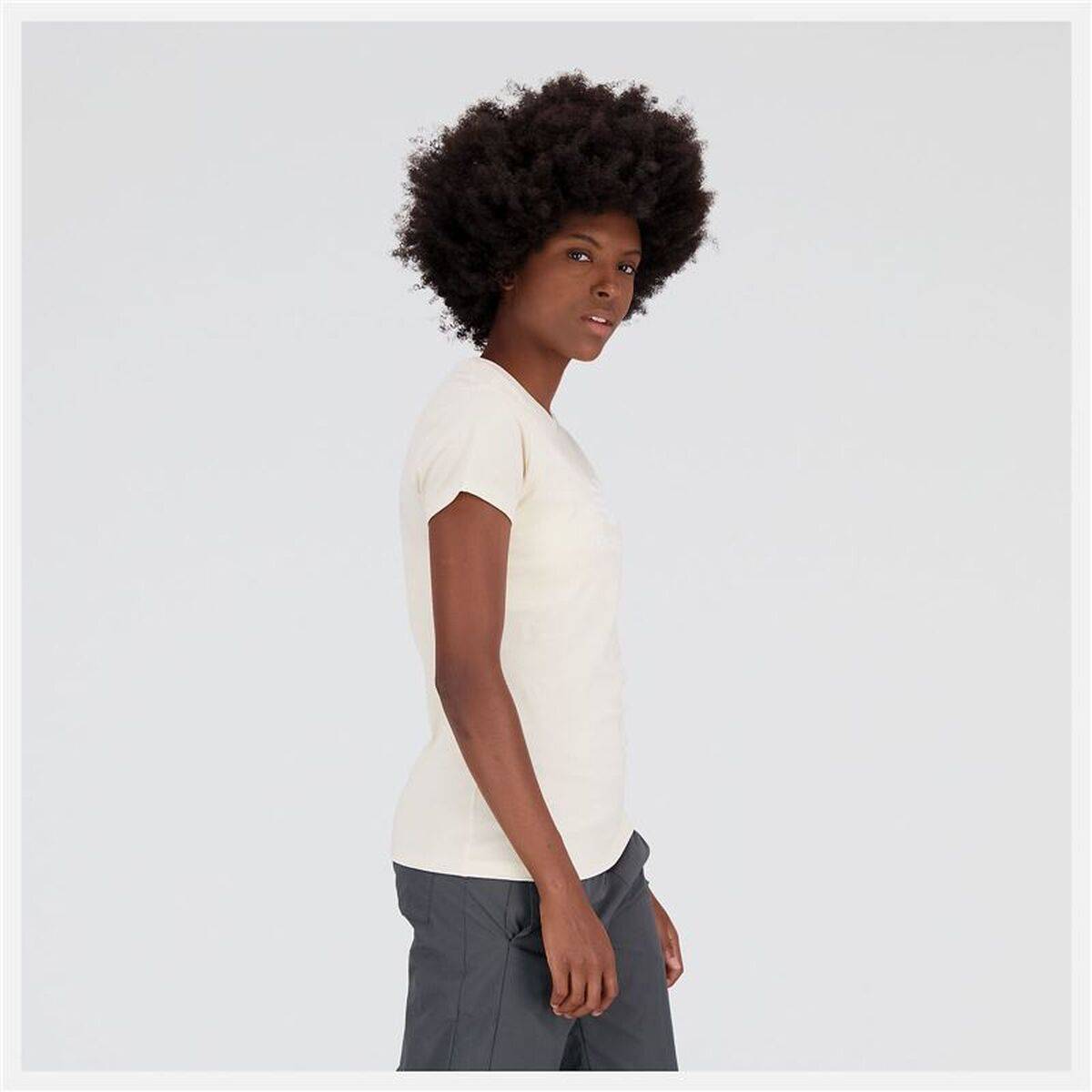 Camiseta de Manga Corta Mujer New Balance Essentials Beige