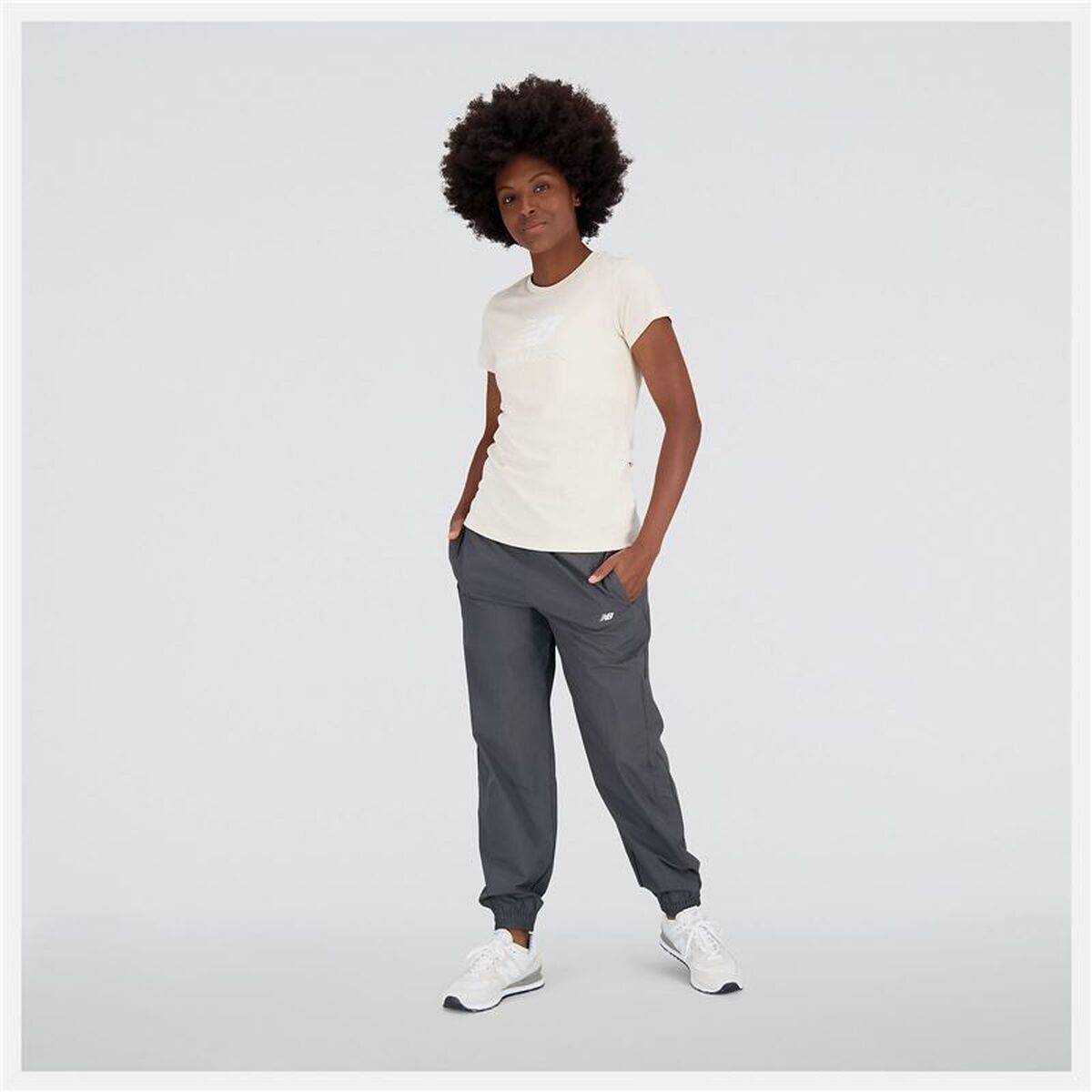 Camiseta de Manga Corta Mujer New Balance Essentials Beige