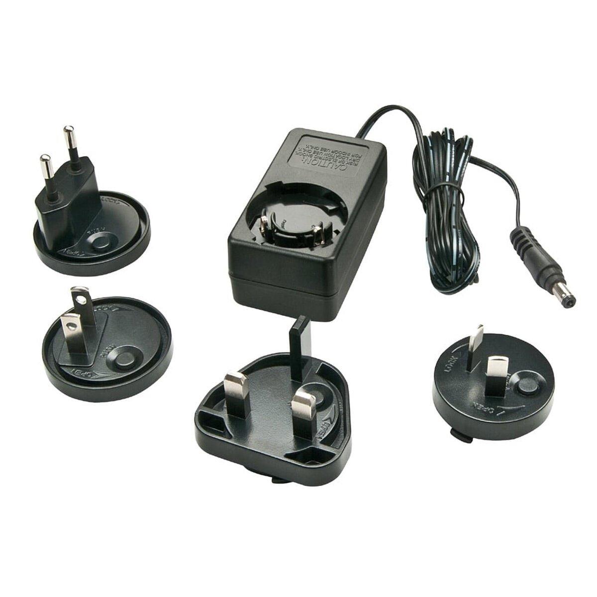 Adaptador de Enchufe Universal de Viaje LINDY Negro 15 W