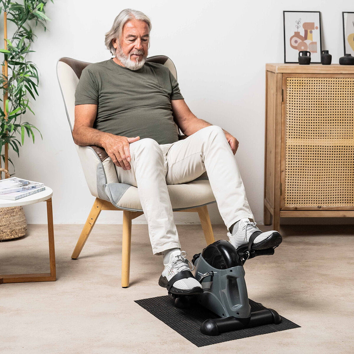 Pedaleador Estático para Piernas y Brazos con Esterilla Velora 2100 InnovaGoods