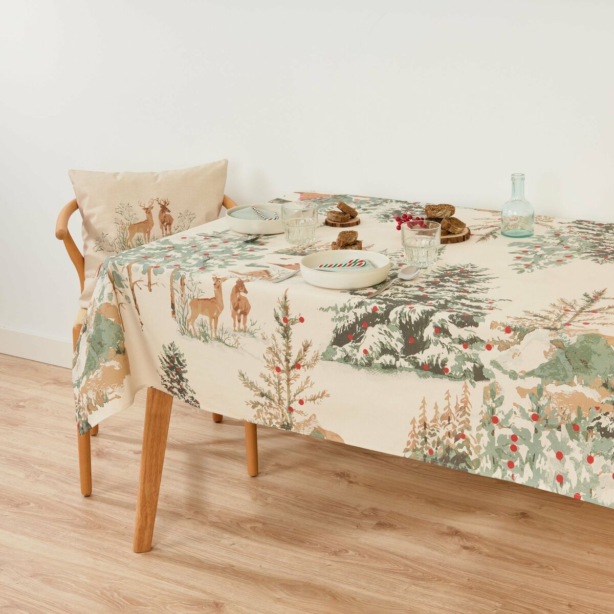 Mantel antimanchas Belum Christmas Deer Multicolor